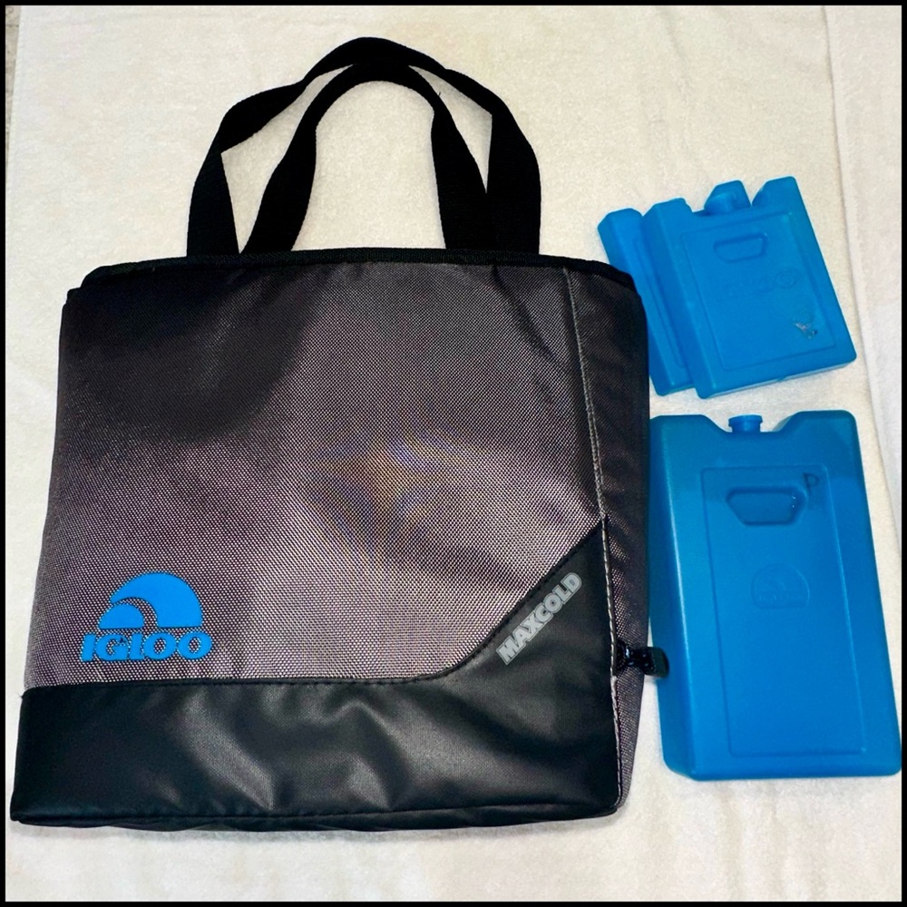 Igloo🧊MaxCold Cooler Bag Blue Ice Packs (3) Like New Great Condition 2 pockets.